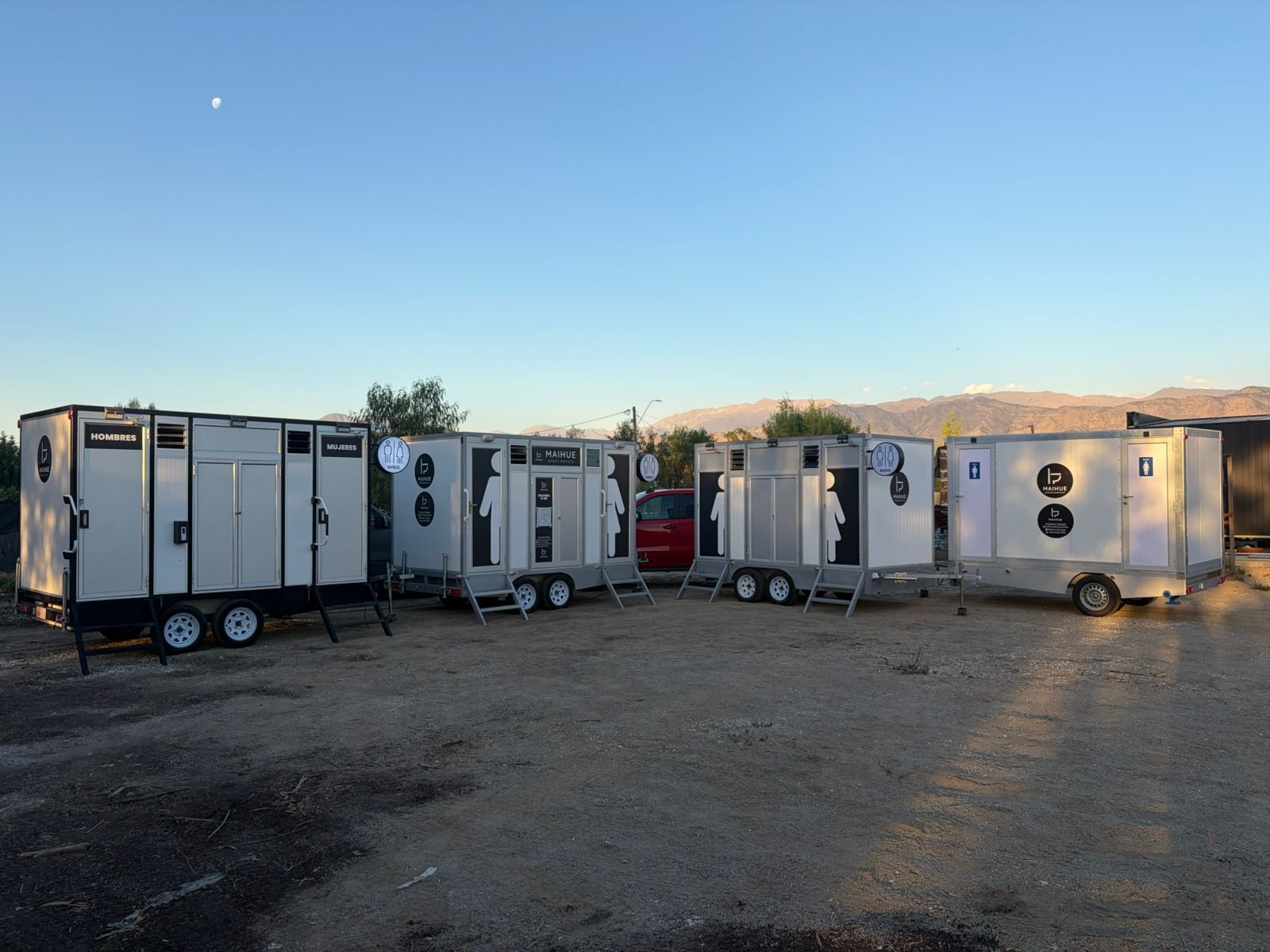 Tráiler baño móvil de lujo Maihue para eventos